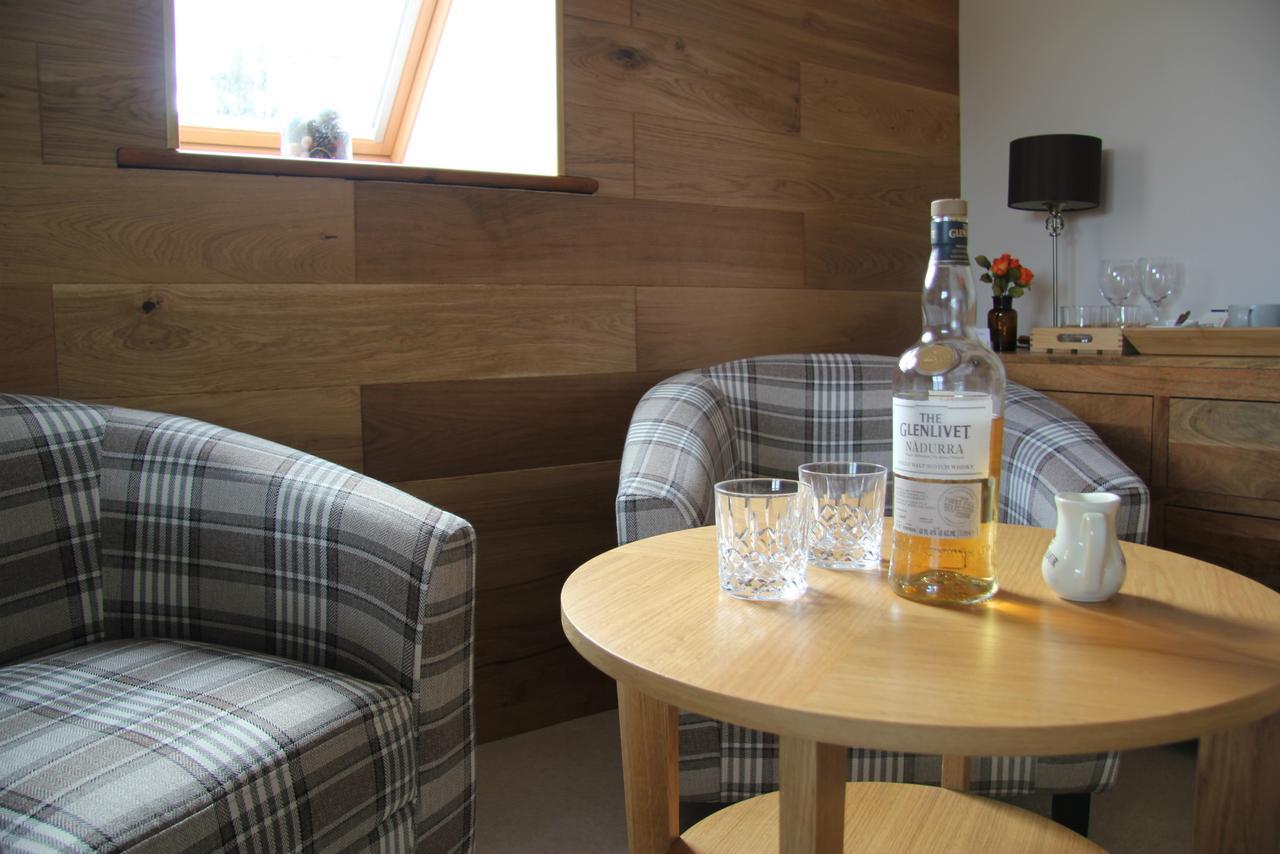 Thistle Dhu Bed And Breakfast Glenlivet Exterior photo
